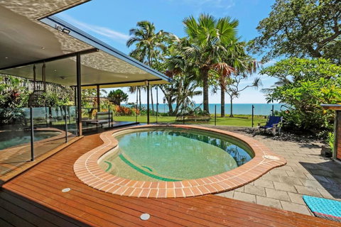 Absolute Beachfront House With Private Pool - Hobart Tourism 3
