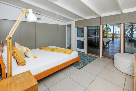 Absolute Beachfront House With Private Pool - Hobart Tourism 4