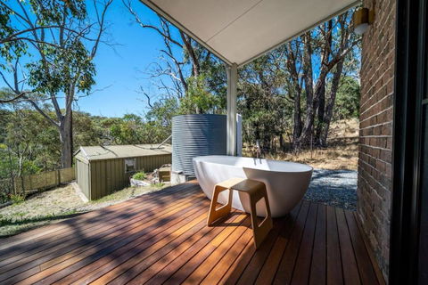 Adelaide Hills Retreat - Surrounded By Nature - Hobart Tourism 1