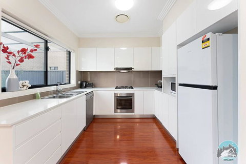 Aircabin - Carlingford - Sydney - 4 Beds House - Tourism TAS 1