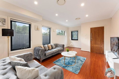 Aircabin - Carlingford - Sydney - 4 Beds House - Tourism TAS 2