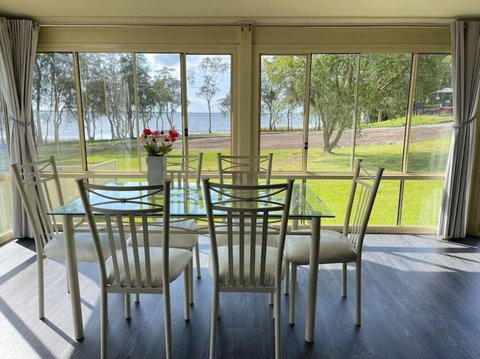 Aircabin - Tuggerawong - Lake Front - 3 Beds House - Tourism TAS 0