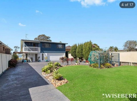 Aircabin - Tuggerawong - Lake Front - 3 Beds House - Tourism TAS 1
