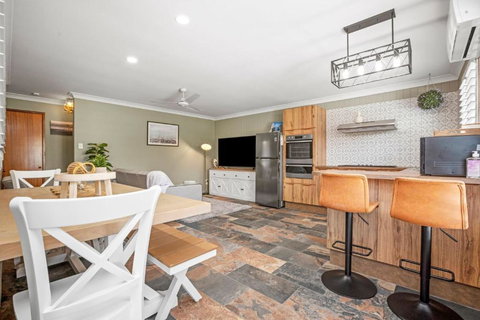 Akuli By The Sea Unit 2 - Tourism TAS 3