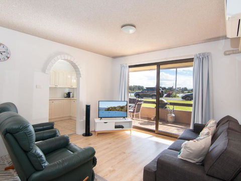 Akuna 3 Ground Floor Opposite Wallis Lake - Tourism TAS 1