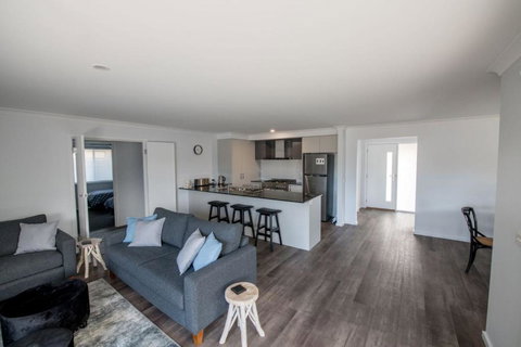 Albatross Retreat - Hobart Tourism 3