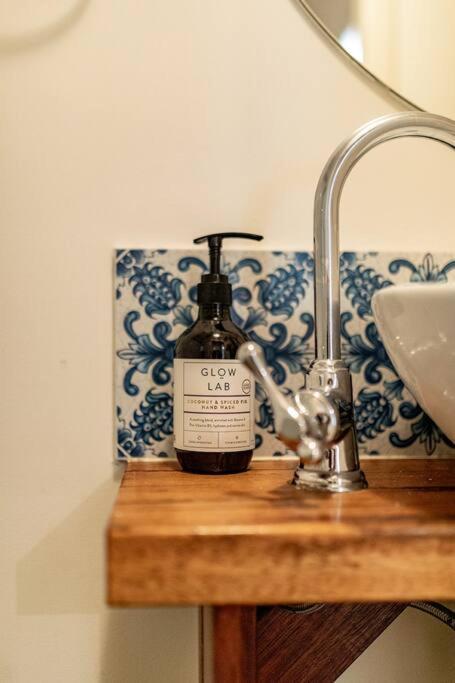 Alcorn Garden Studio Main House Attached-Dog Friendly 2 Mins Walk To Beach - Tourism TAS 4