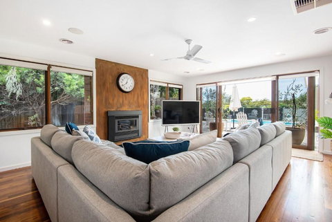 Alfresco Poolside Retreat Rye - Tourism TAS 1