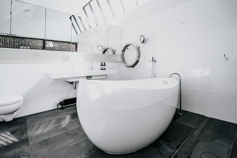 Alkina Lodge Yani - Tourism TAS 3