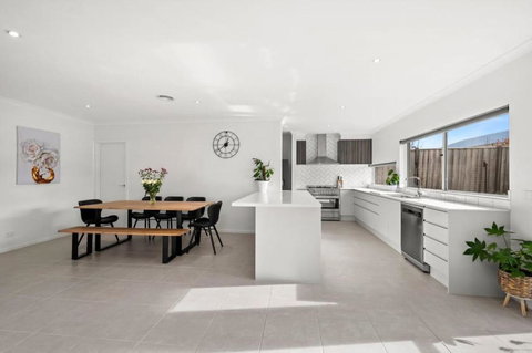 All Day Sunshine And Relaxation -Pet Friendly - Tourism TAS 4