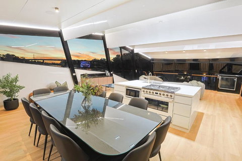 All Seasons Houseboats - Hobart Tourism 3