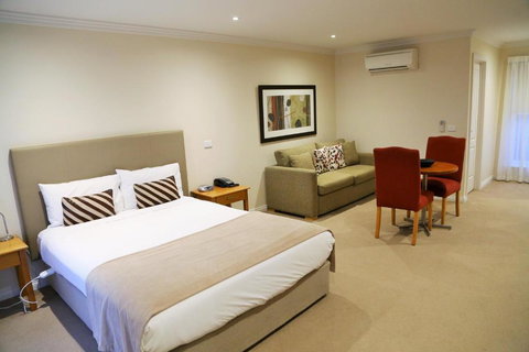 Allansford Hotel Motel - Hobart Tourism 0