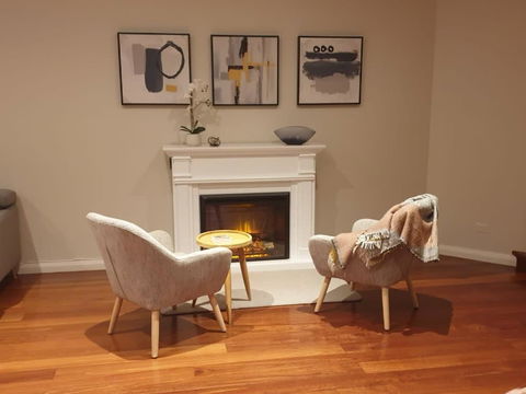 Alleura House Serene Bushland 4BR Families Groups - Hobart Tourism 1