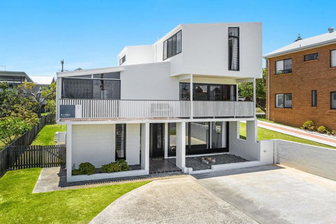 Alli Belle- Hilltop Gem - Tourism TAS 1