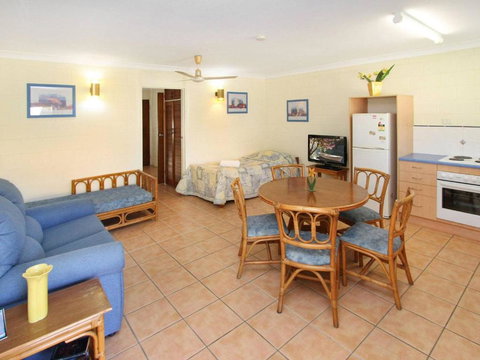 Alma Bay Holiday Unit 1 - Tourism TAS 4