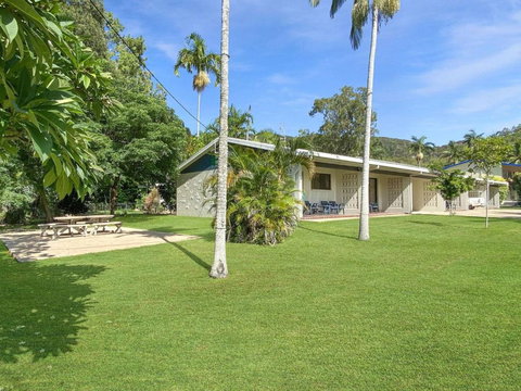 Alma Bay Holiday Unit 3 - Tourism TAS 0