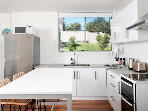 Aloha Beach House - Tourism TAS 3