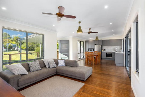 Aloha Kioloa - Tourism TAS 1