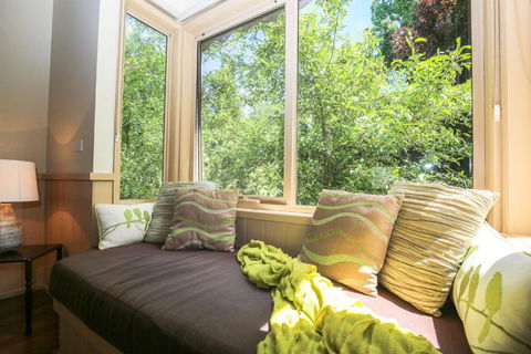 Alpine Arnica Cottage 2 - Hobart Tourism 4