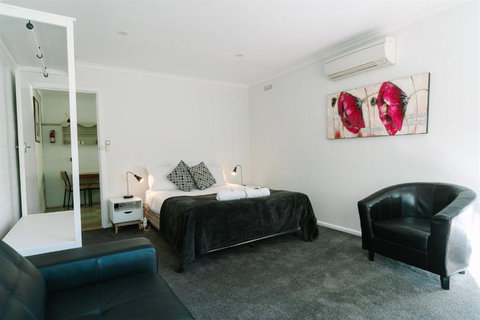 Alpine Riverside Cottages - Tourism TAS 2