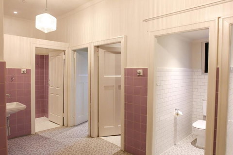 Alpine Hotel, Eat Drink Sleep - Tourism TAS 2