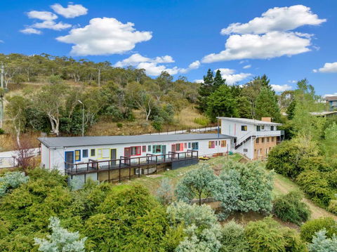 Alps Lakeview Lodge - Hobart Tourism 0