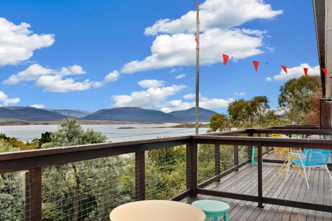 Alps Lakeview Lodge - Hobart Tourism 4