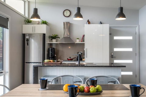 Amaroo 2 - Freycinet Holiday Houses - Tourism TAS 1