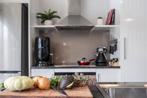 Amaroo 2 - Freycinet Holiday Houses - Tourism TAS 3