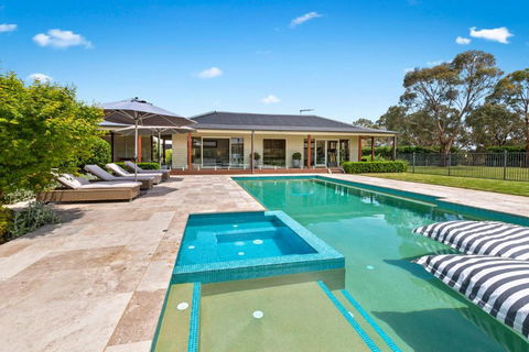 Amaroo Luxury Family Resort Mornington Peninsula - Hobart Tourism 1