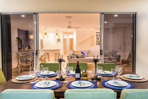 Amaroo Villa - Absolute Beachfront Port Douglas - Tourism TAS 1