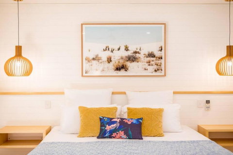 Amaroo Villa - Absolute Beachfront Port Douglas - Tourism TAS 4