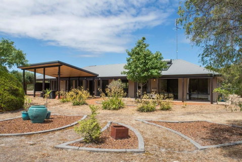 Amaroo - Tourism TAS 1