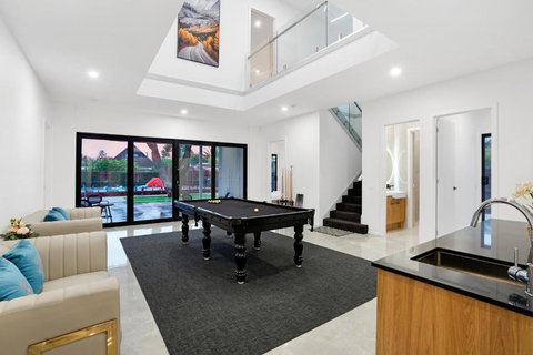 Amazing Backyard - MAX Entertain Beachside Retreat - Hobart Tourism 2