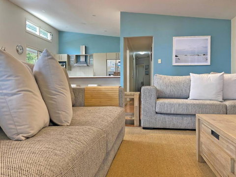 AMITY SEASIDE - Tourism TAS 4