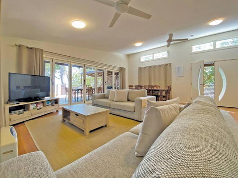 AMITY SEASIDE - Tourism TAS 3