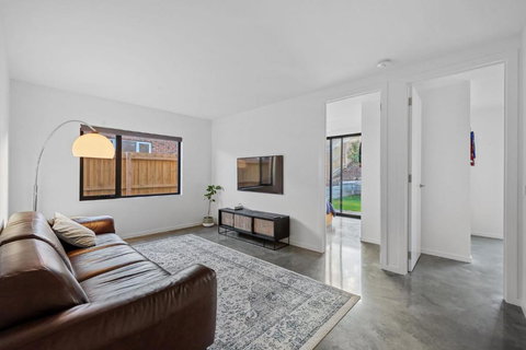 Amongst The Tea Trees - Hobart Tourism 4