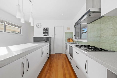 Anderson Pool Premium - Tourism TAS 3