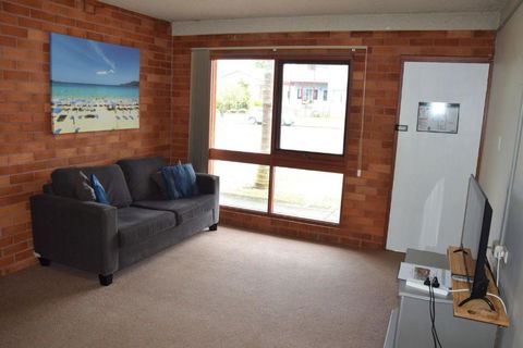 Anglers Lodge 4 - Bring Your Own Linen - Hobart Tourism 3