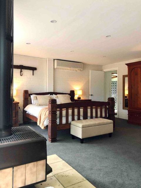 Annies Barn, Fitzroy Falls - Hobart Tourism 3