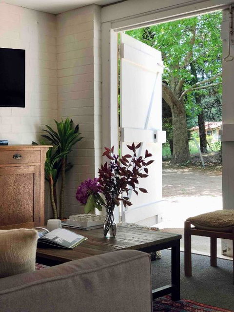 Annies Barn, Fitzroy Falls - Hobart Tourism 4