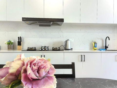 Aircon And Private Bathroom Walk To Train Station With Free Wifi Kitchen And Laundry - Tourism TAS 4