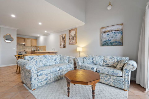 Apartment On William In CBD - 2 Bed 2 Bath Wi-Fi - Tourism TAS 2