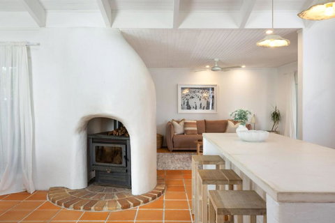 Apollo House And Studio - Tourism TAS 3