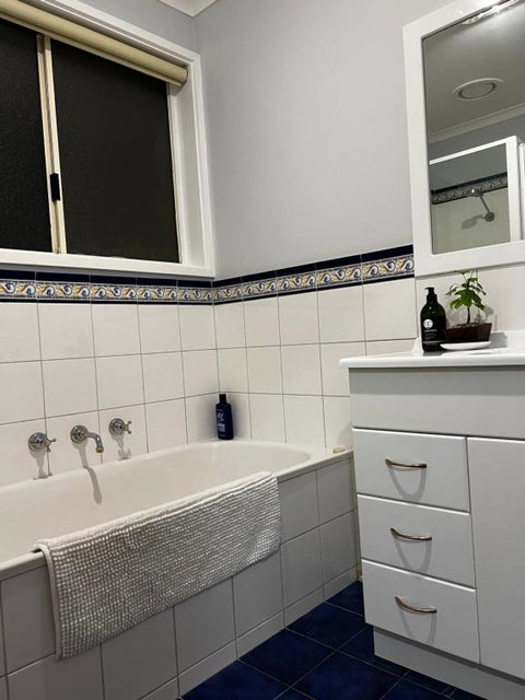 Apple House Hoppers Crossing - Tourism TAS 3