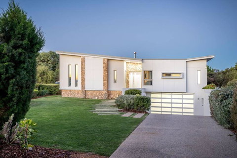 Apricus I Private Properties - Tourism TAS 1