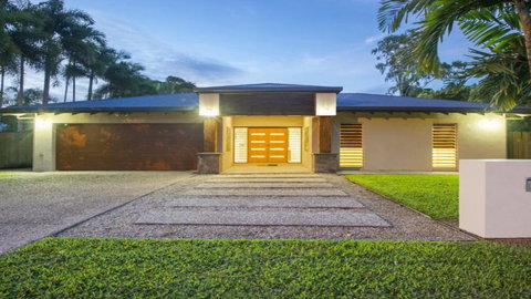 Aqua - Pecten Port Douglas - Hobart Tourism 0