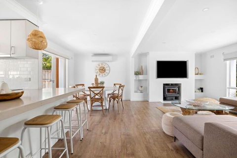 Aquilla By The Beach - Tourism TAS 3