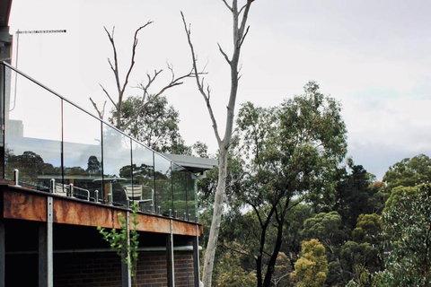 Architectural Crisp & Convenient Location - Tourism TAS 0