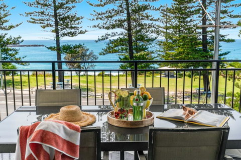 Arcoola 1 - Overlooking Main Beach - Tourism TAS 0